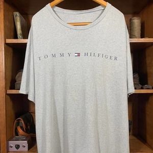 Tommy Hilfiger 90s Vintage Spell Out Distressed Tee